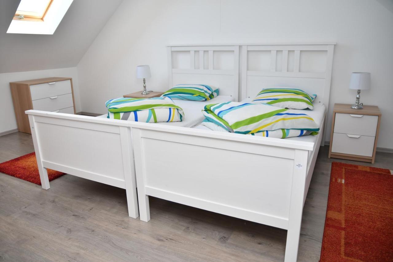 Föveny Apartmanok Balatonfůzfő Exteriör bild