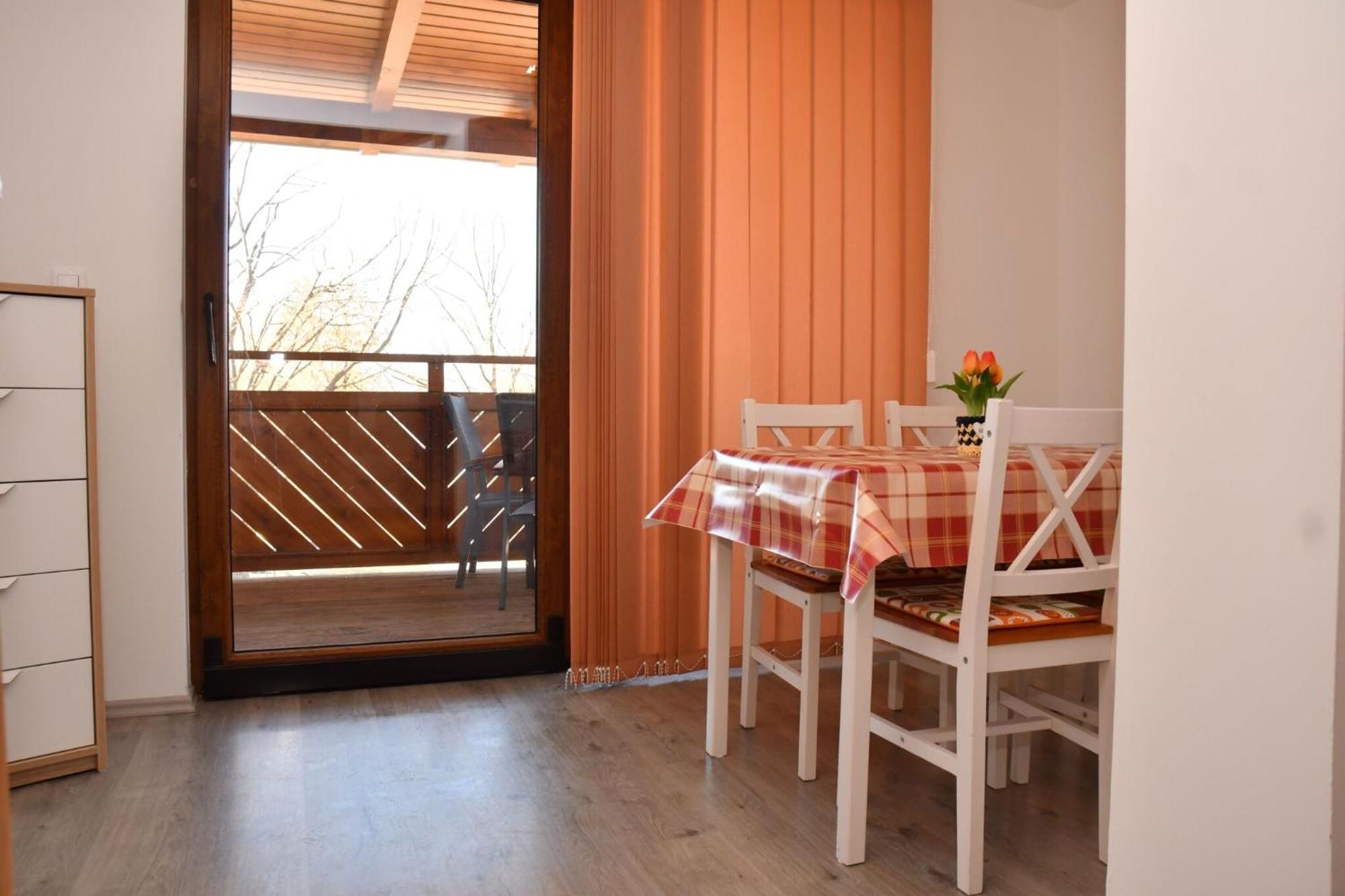 Föveny Apartmanok Balatonfůzfő Exteriör bild