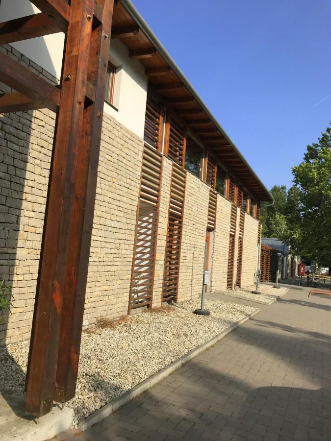 Föveny Apartmanok Balatonfůzfő Exteriör bild